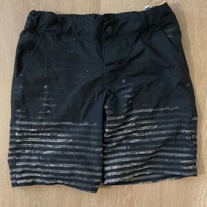 Art Class Black and White Mesh Design